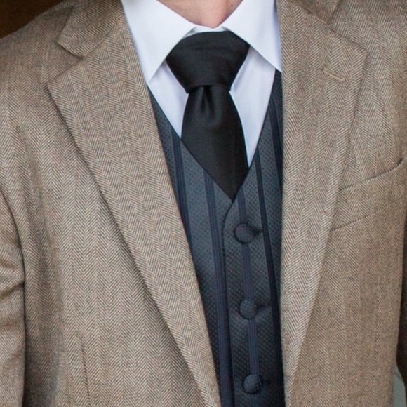 Men’s Vest - Picture 5 of 5